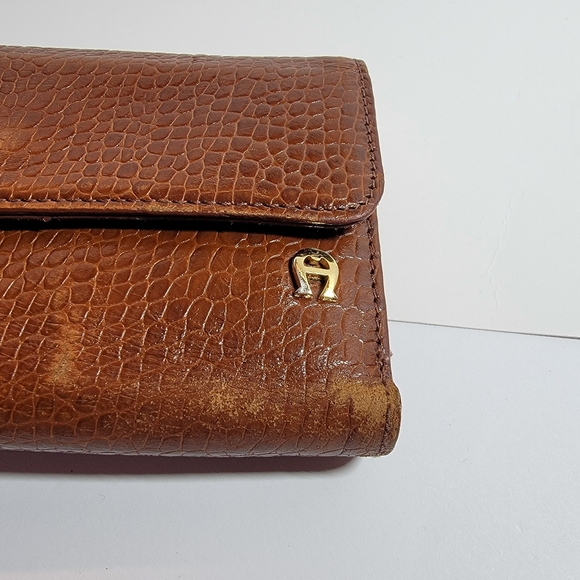 Etienne Aigner Vintage Leather Wallet - Picture 7 of 16